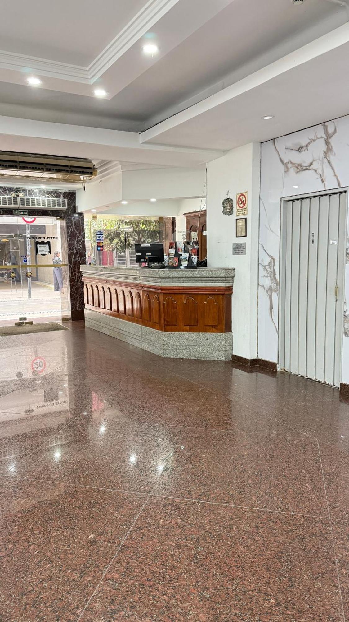 Diplomat Hotel — Photos 2